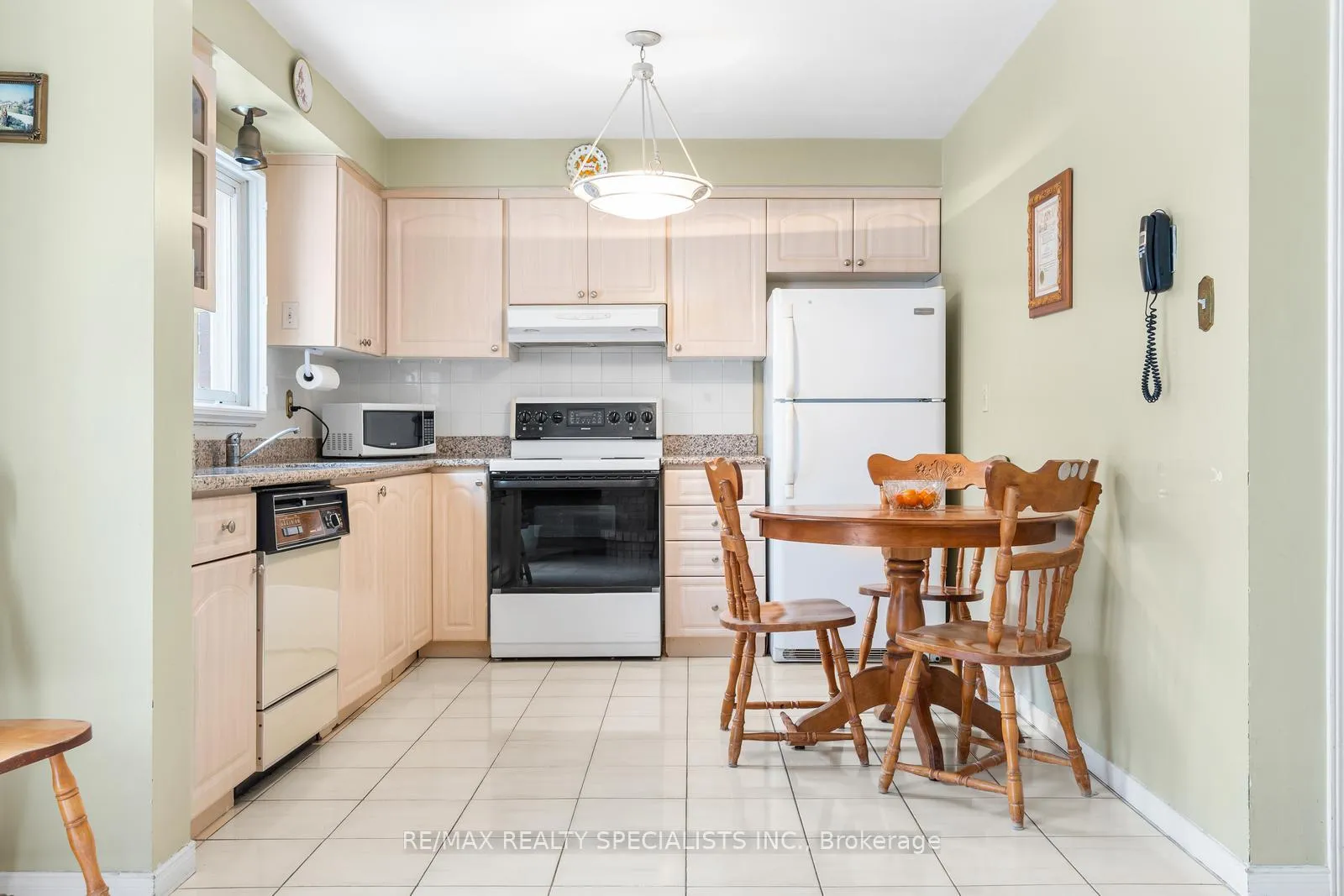 Photo 7 of 81 Bendamere Crescent, Markham, Raymerville — HOMEH