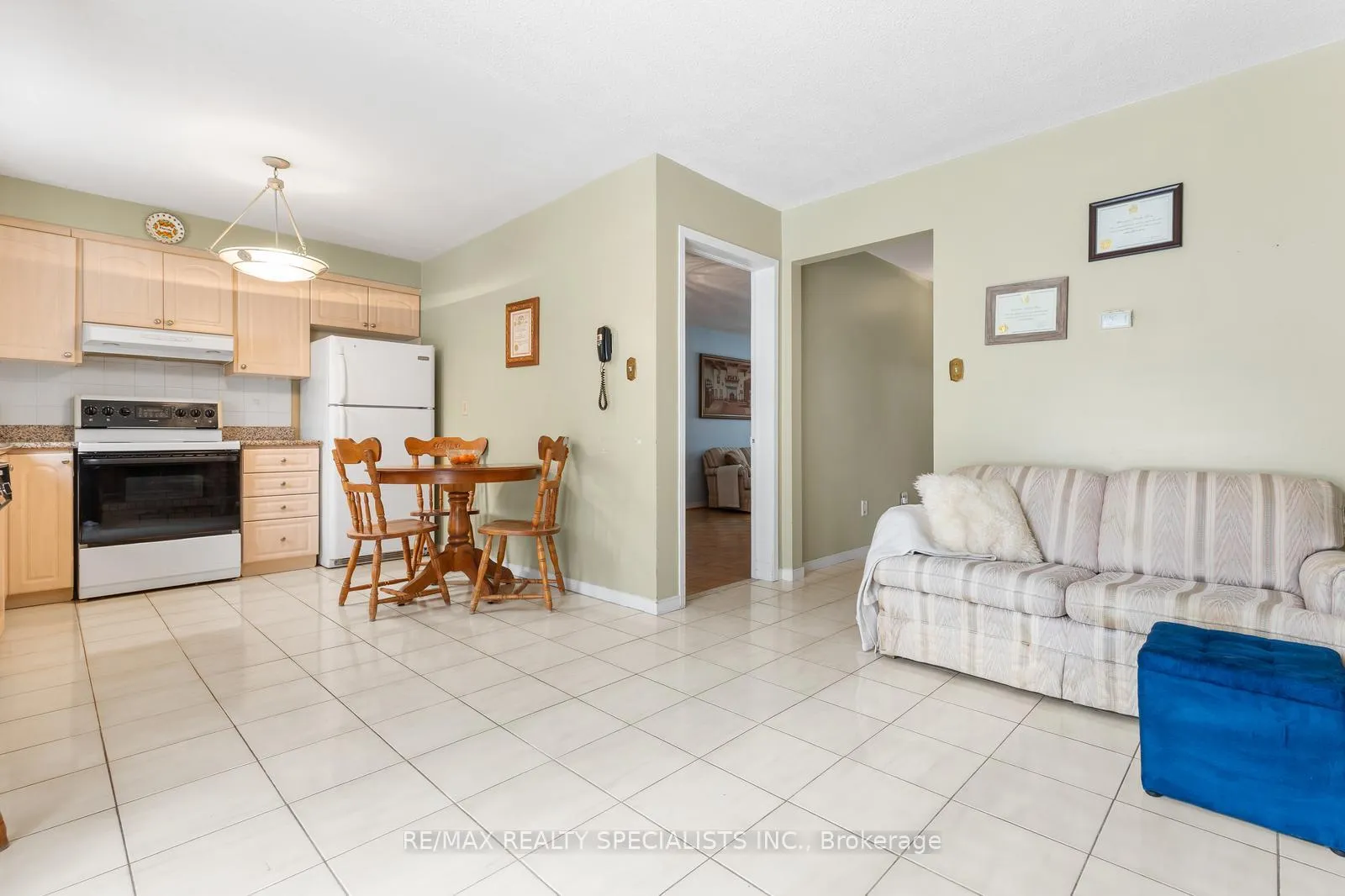 Photo 8 of 81 Bendamere Crescent, Markham, Raymerville — HOMEH
