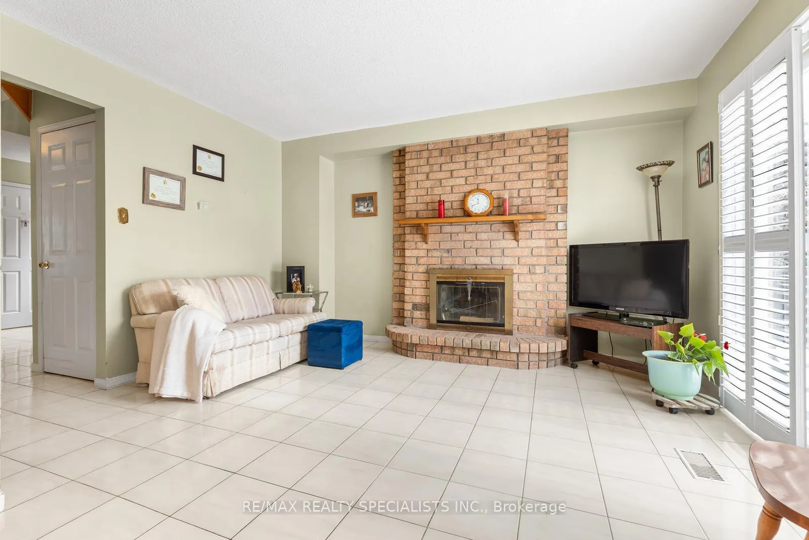 Photo 9 of 81 Bendamere Crescent, Markham, Raymerville — HOMEH