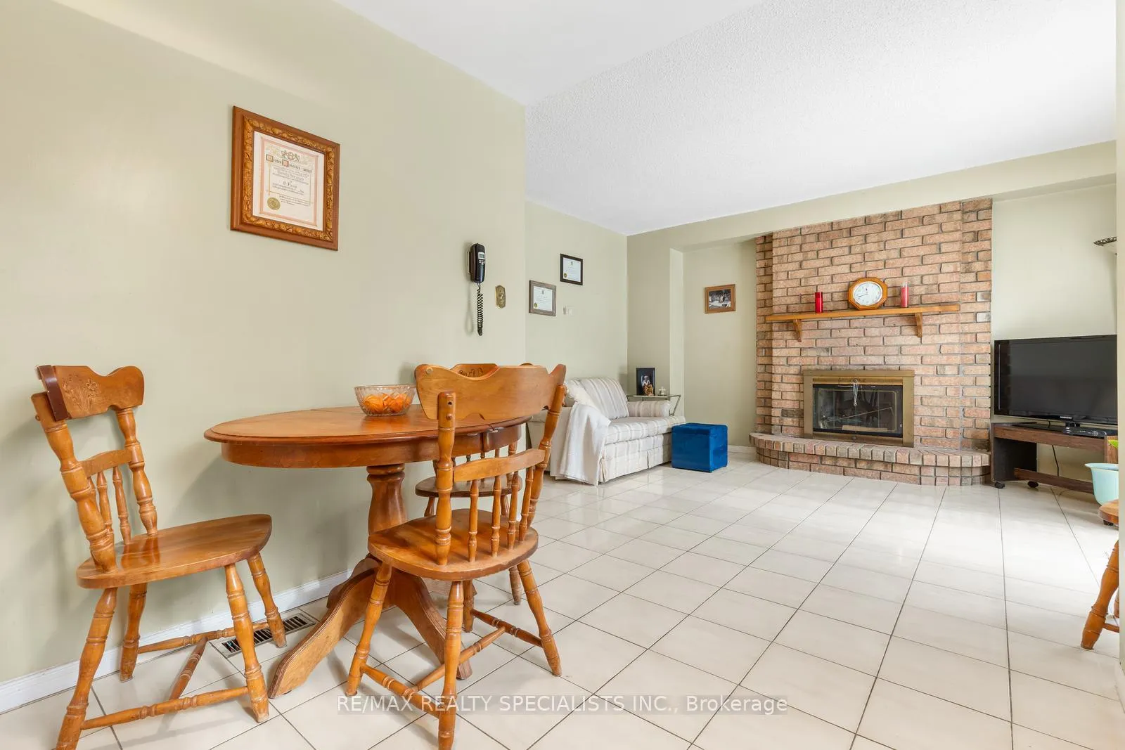 Photo 10 of 81 Bendamere Crescent, Markham, Raymerville — HOMEH