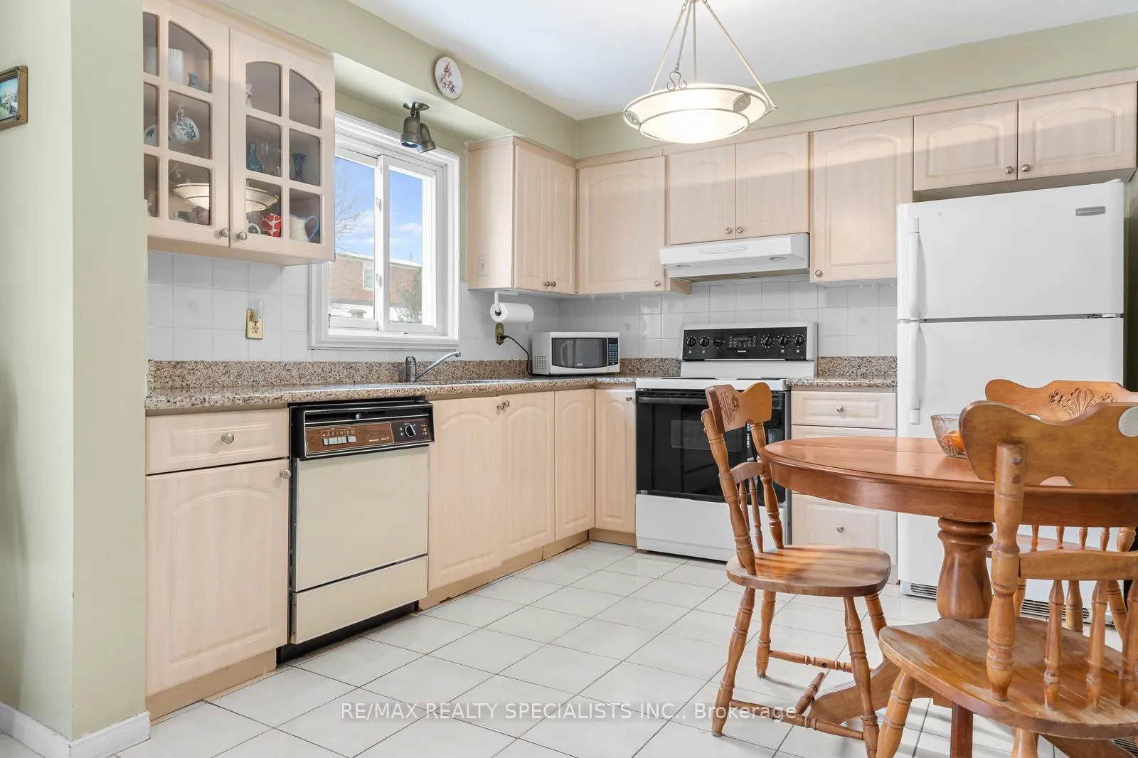 Photo 11 of 81 Bendamere Crescent, Markham, Raymerville — HOMEH