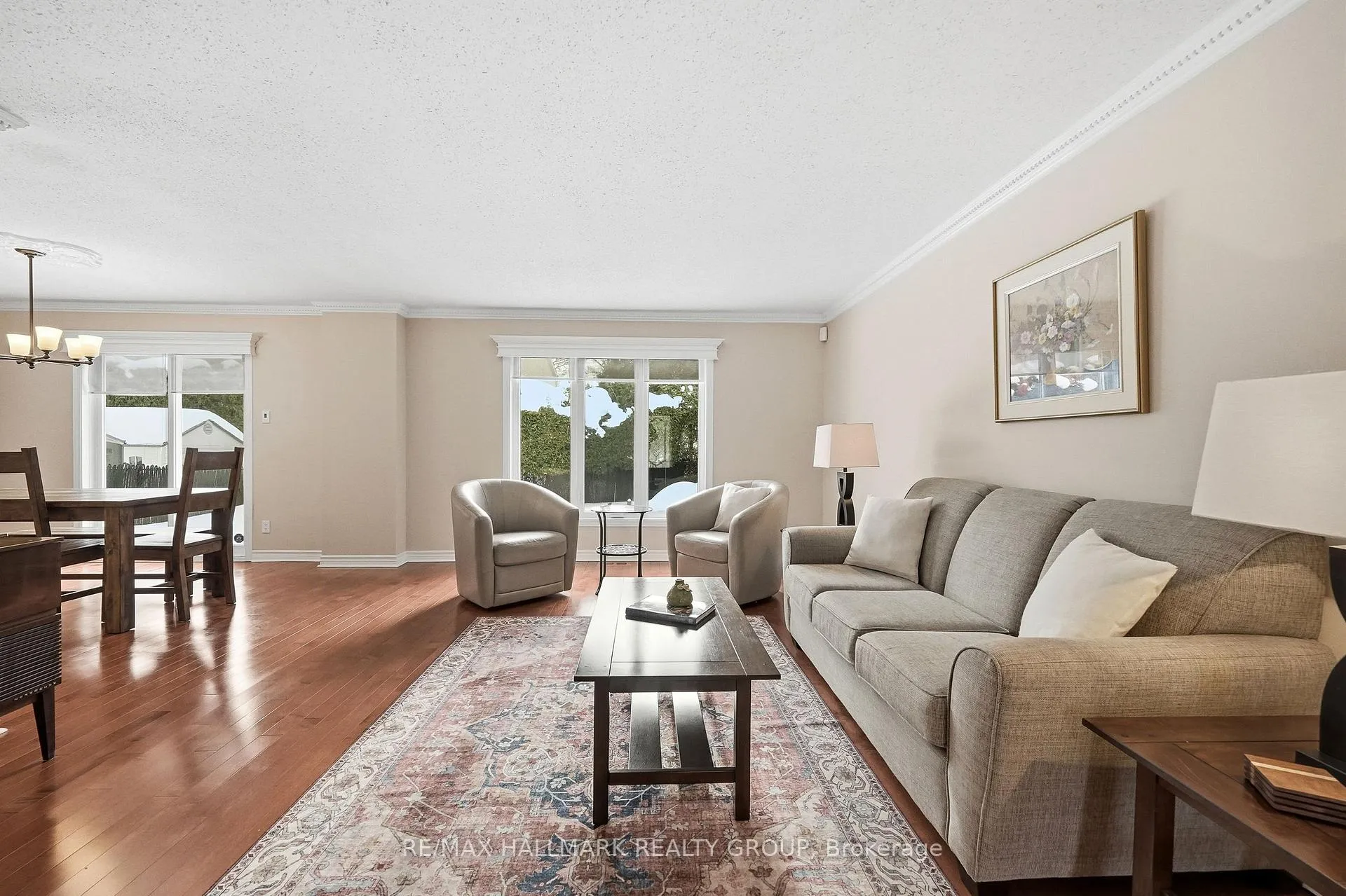 Photo 5 of 6066 Meadowhill Crescent, Ottawa, Chapel Hill — HOMEH