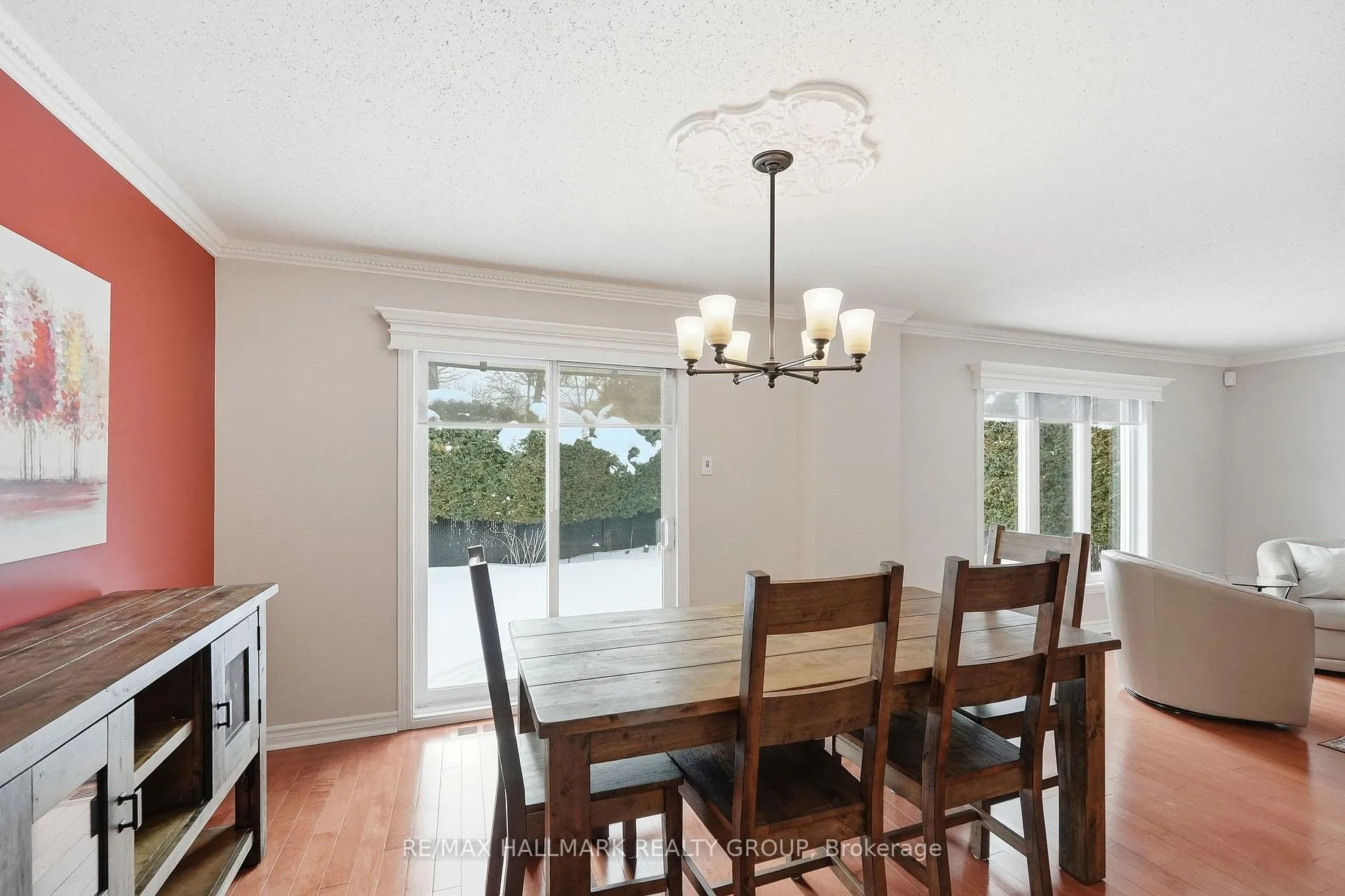 Photo 9 of 6066 Meadowhill Crescent, Ottawa, Chapel Hill — HOMEH