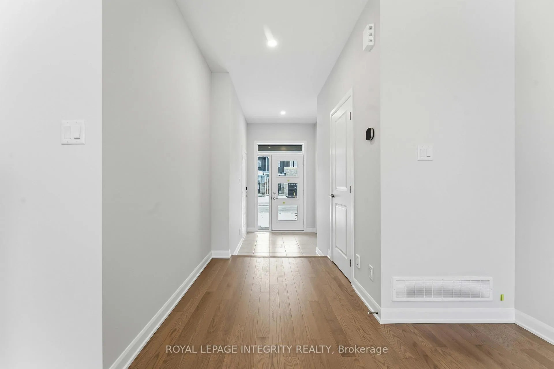 Photo 3 of 714 Fairline Row, Ottawa, Kanata - Emerald Meadows/Trailwest — HOMEH