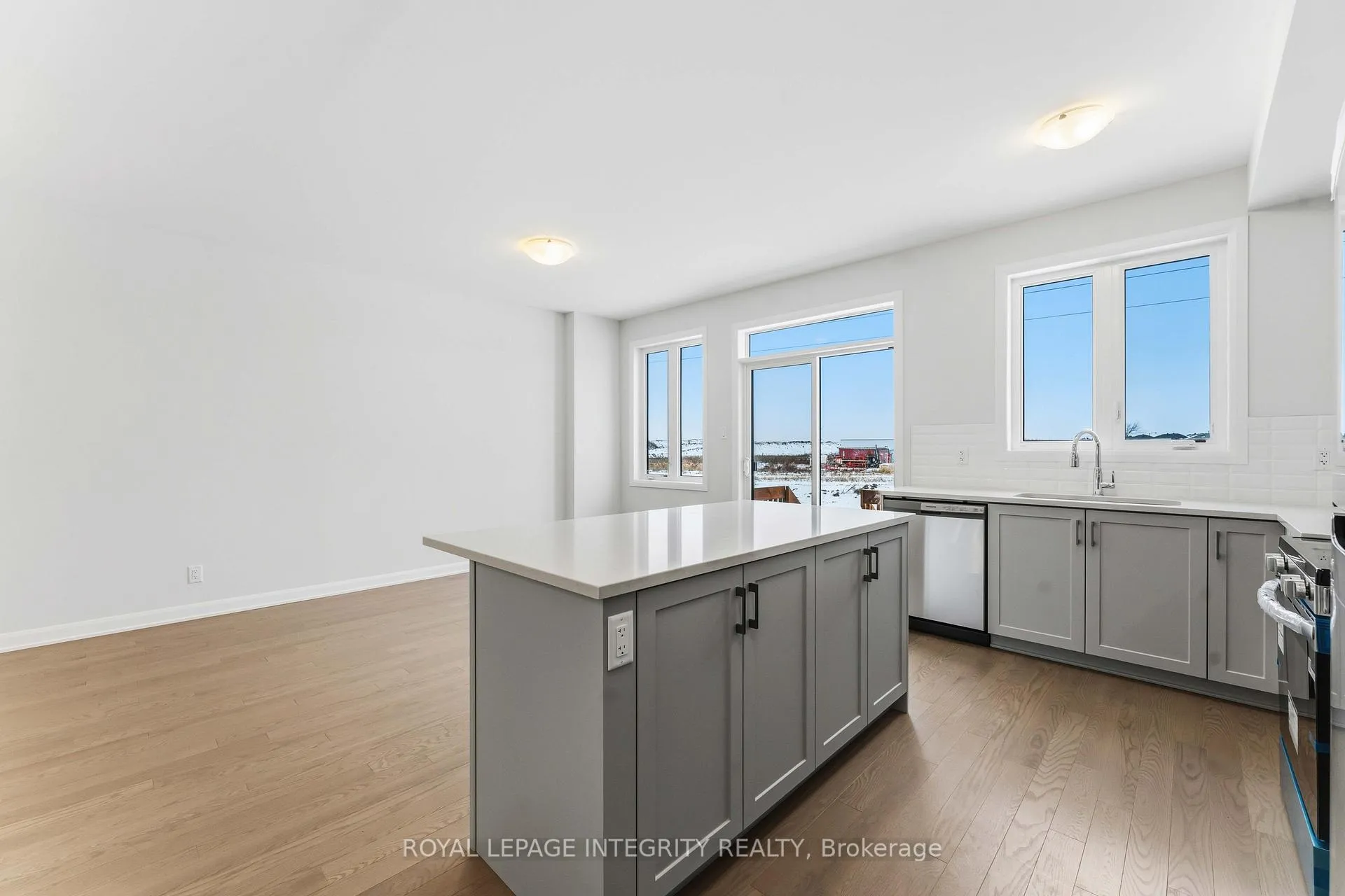 Photo 9 of 714 Fairline Row, Ottawa, Kanata - Emerald Meadows/Trailwest — HOMEH