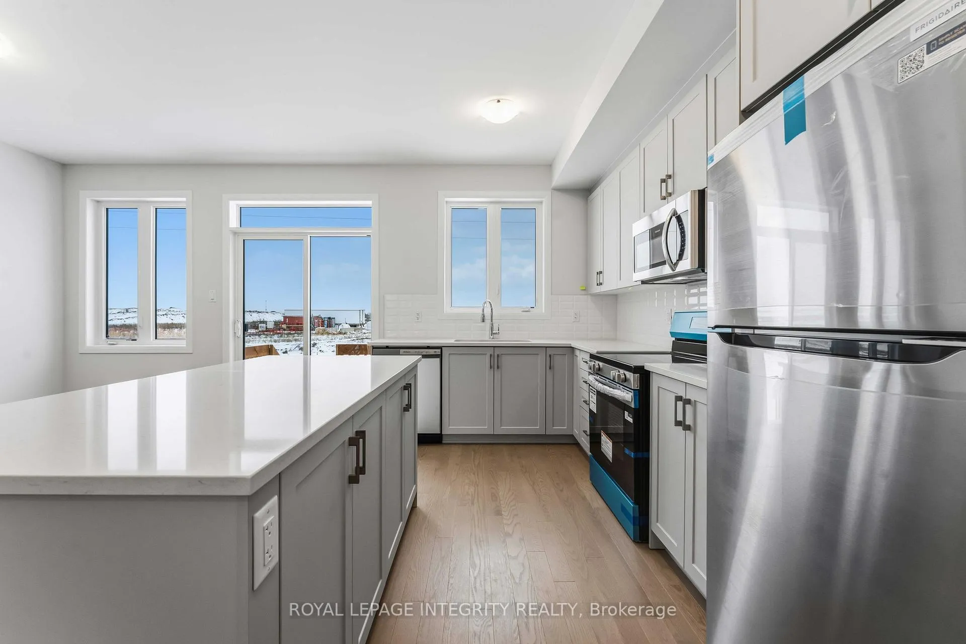 Photo 10 of 714 Fairline Row, Ottawa, Kanata - Emerald Meadows/Trailwest — HOMEH