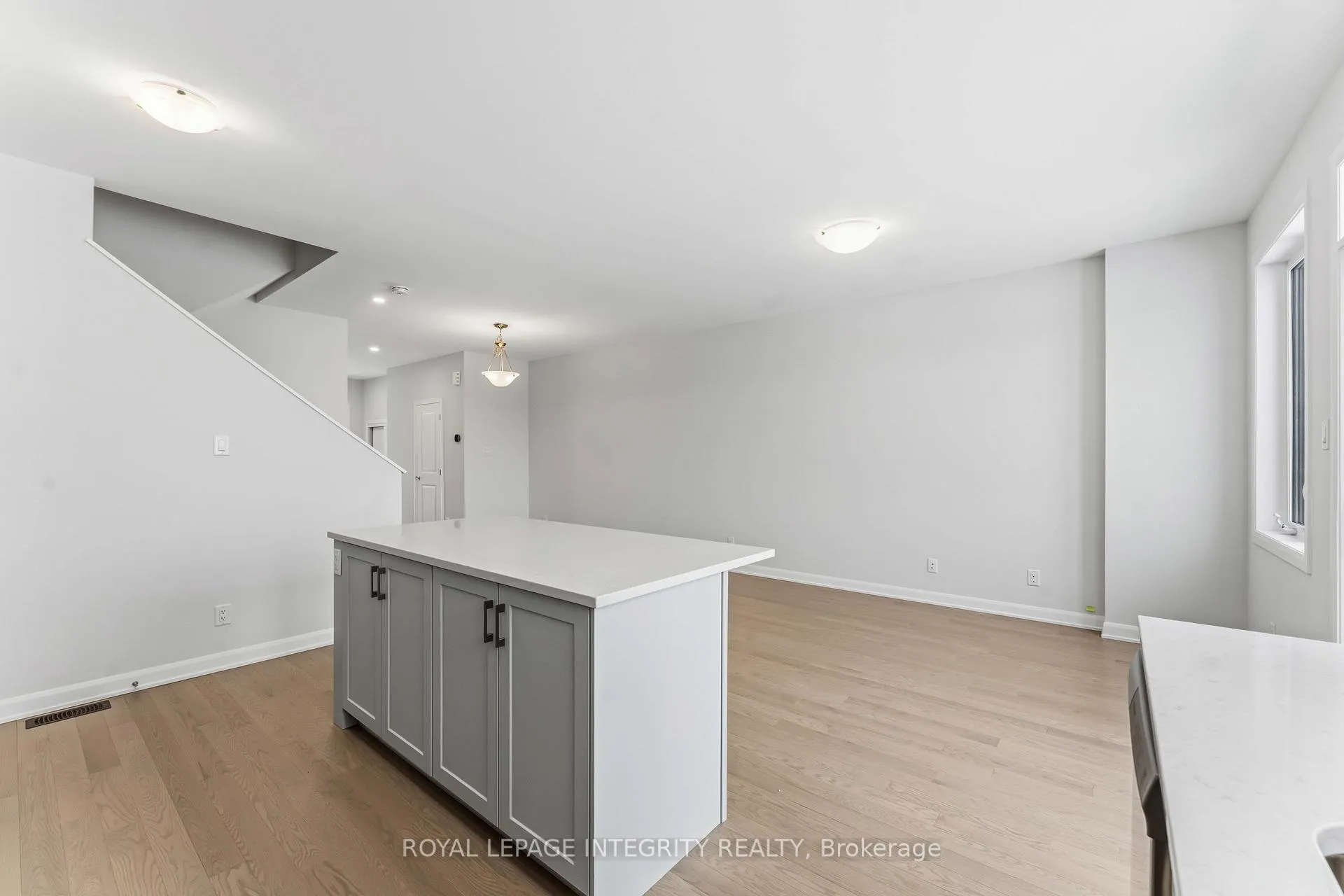 Photo 11 of 714 Fairline Row, Ottawa, Kanata - Emerald Meadows/Trailwest — HOMEH