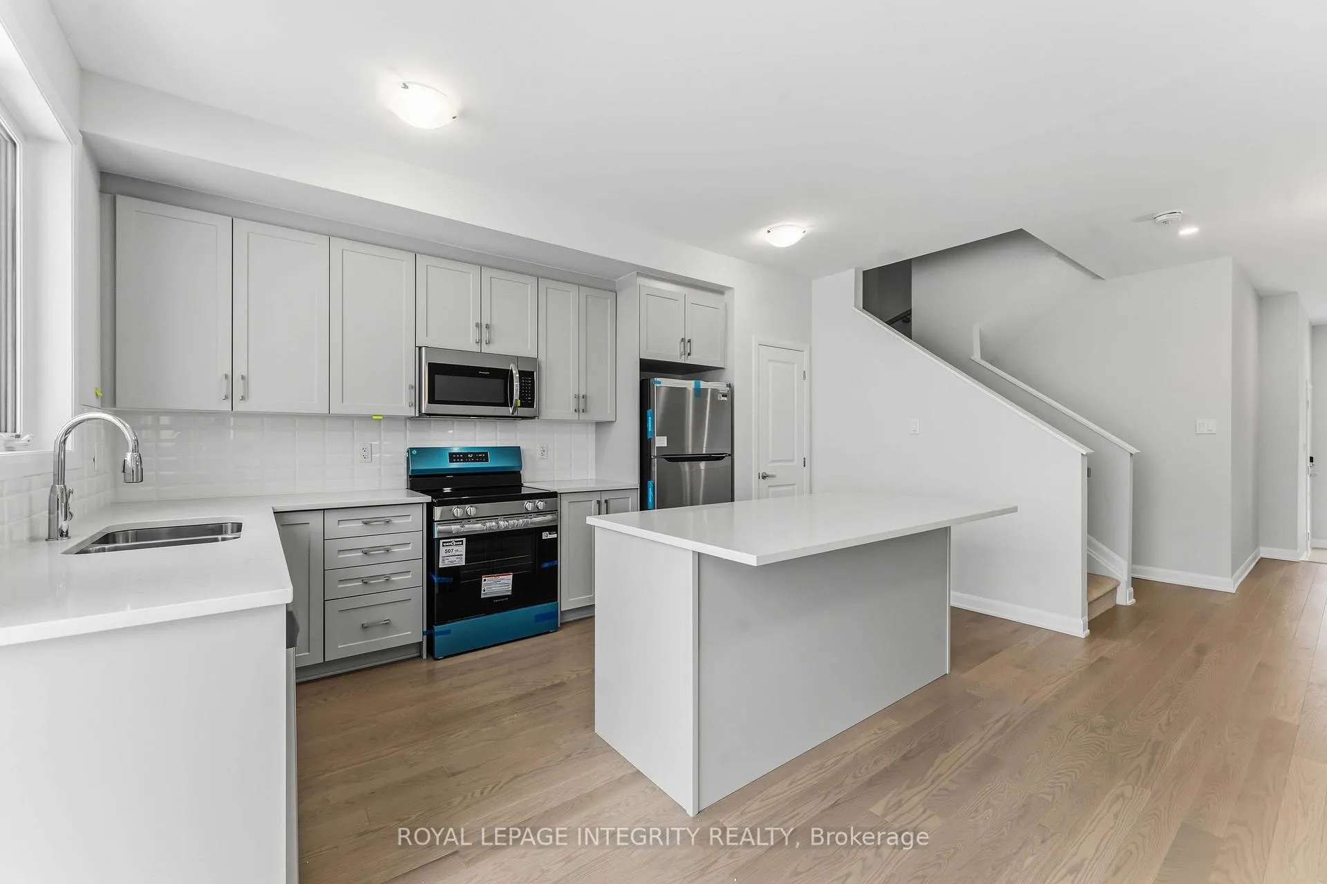 Photo 15 of 714 Fairline Row, Ottawa, Kanata - Emerald Meadows/Trailwest — HOMEH