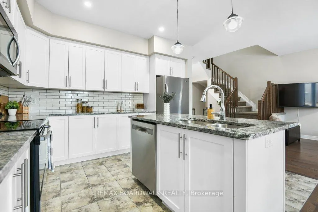Photo 13 of 38 Peever Place, Carleton Place — HOMEH