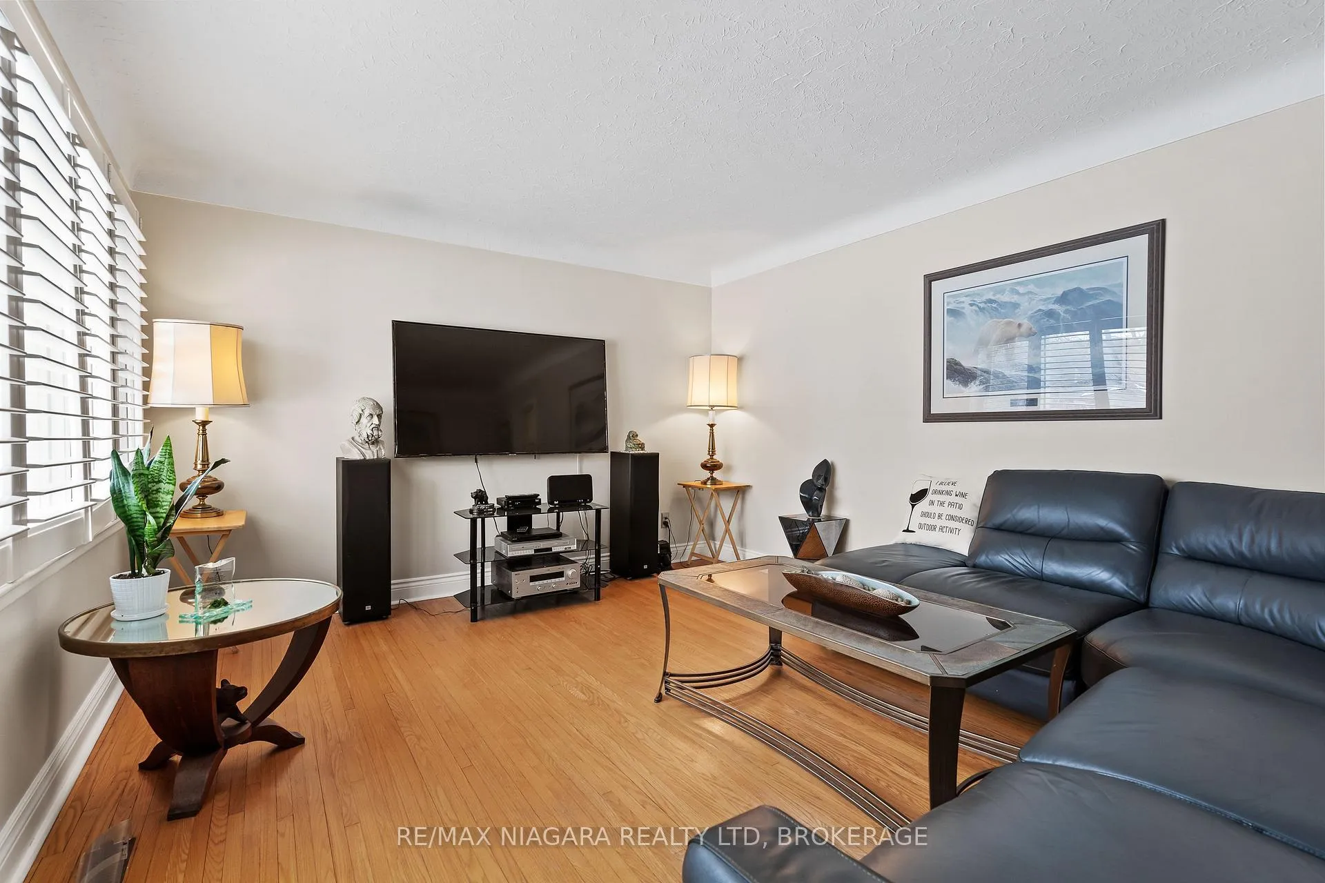 Photo 5 of 44 Albany Drive, St. Catharines, Lakeport — HOMEH
