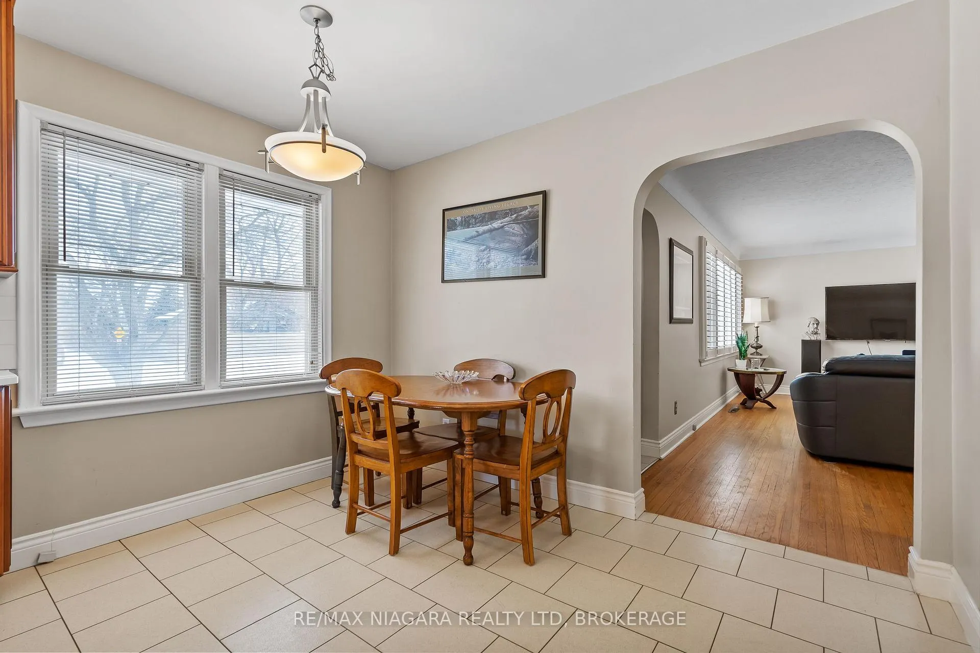 Photo 7 of 44 Albany Drive, St. Catharines, Lakeport — HOMEH