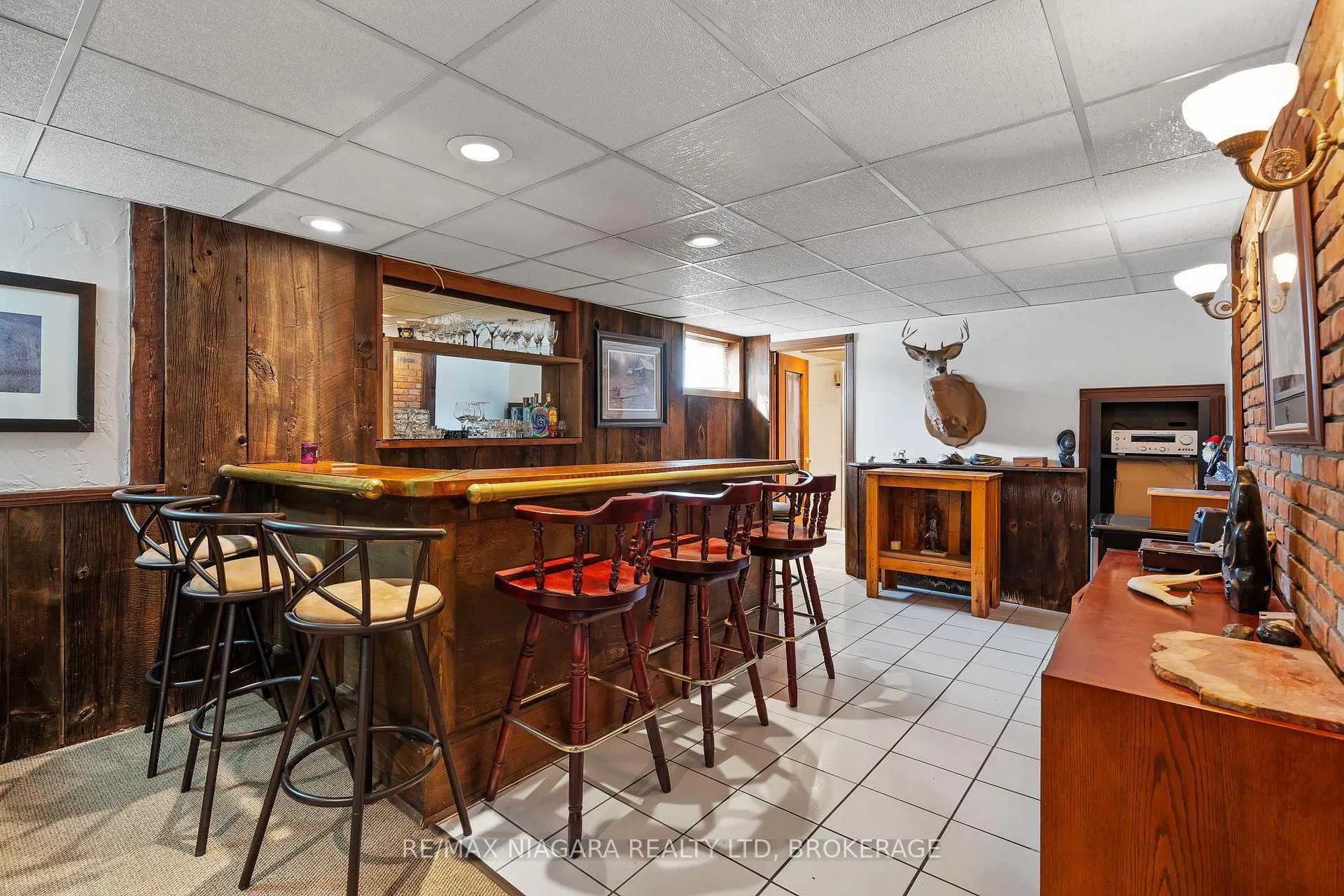 Photo 23 of 44 Albany Drive, St. Catharines, Lakeport — HOMEH