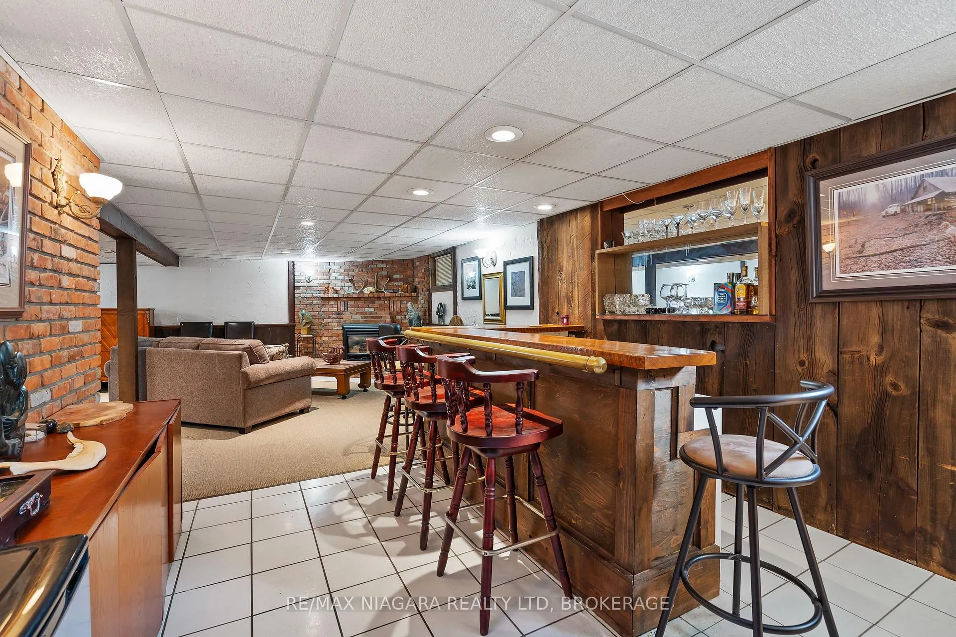 Photo 24 of 44 Albany Drive, St. Catharines, Lakeport — HOMEH