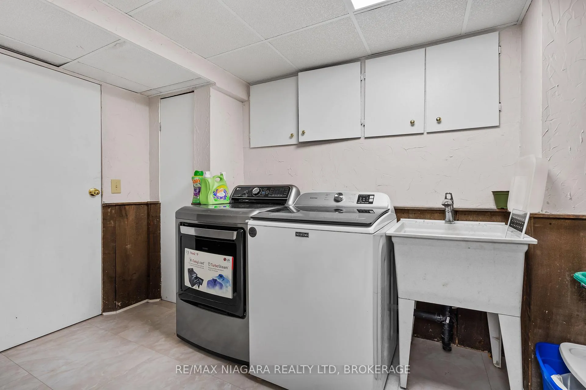 Photo 27 of 44 Albany Drive, St. Catharines, Lakeport — HOMEH