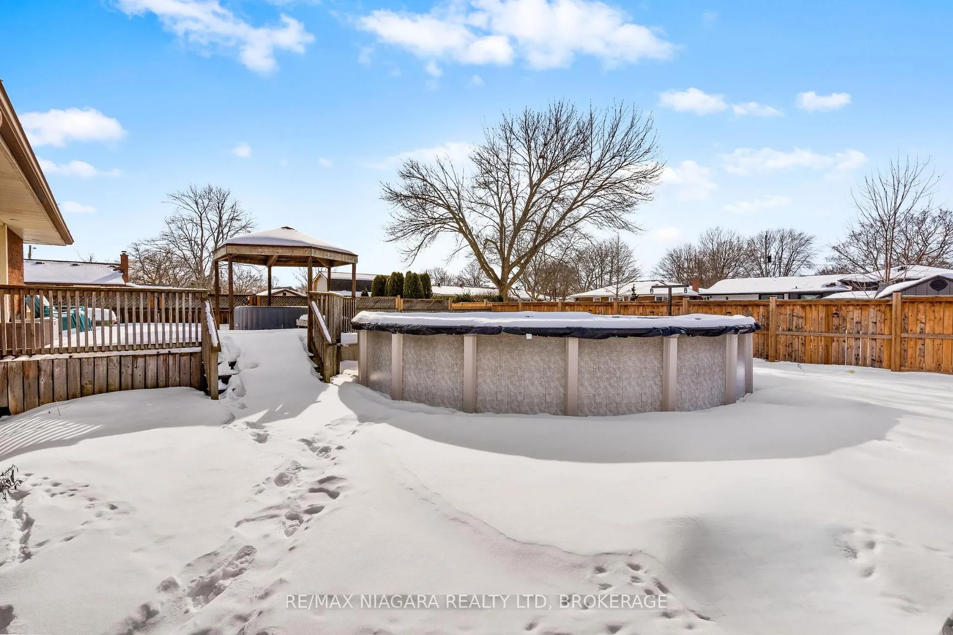 Photo 31 of 44 Albany Drive, St. Catharines, Lakeport — HOMEH