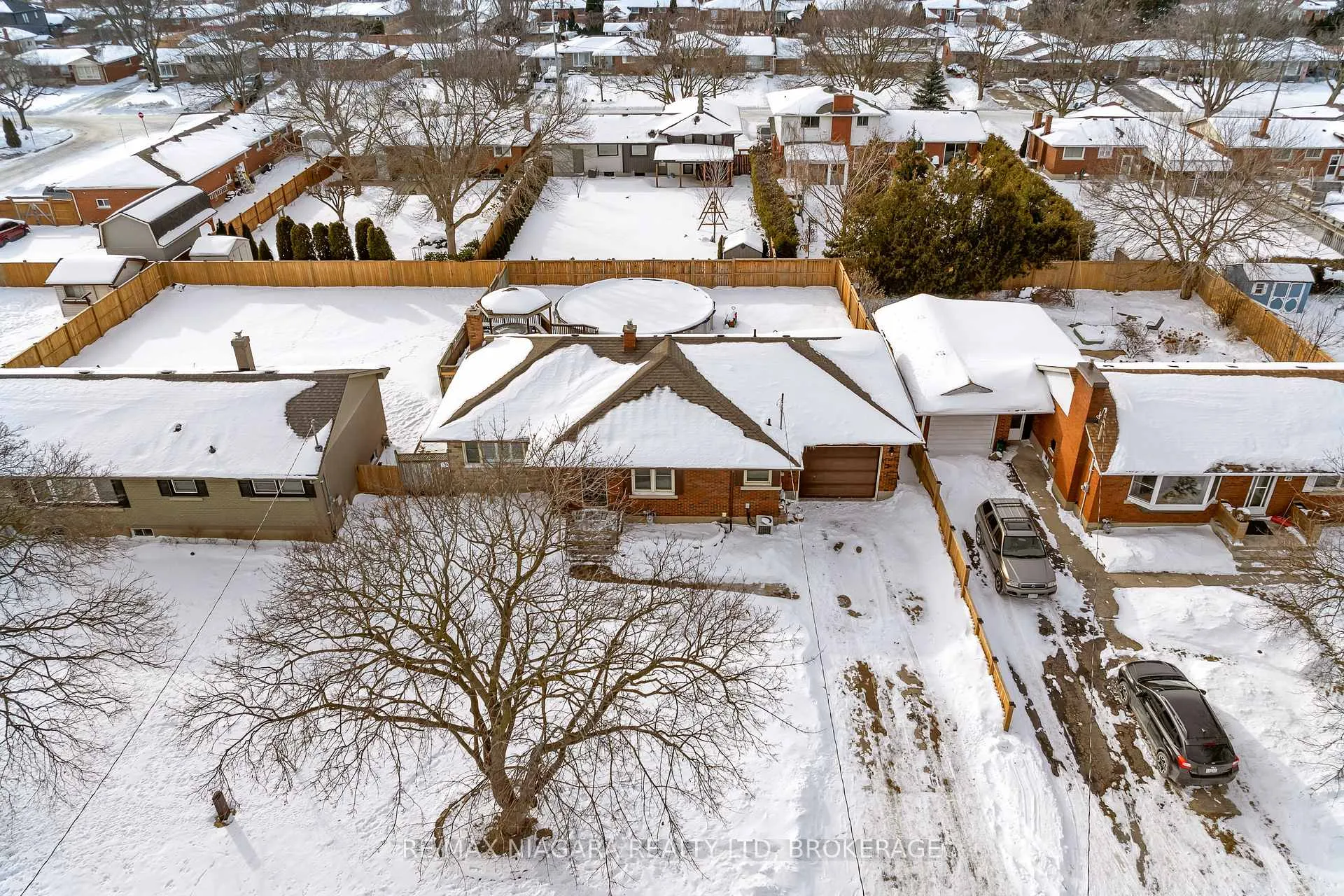 Photo 33 of 44 Albany Drive, St. Catharines, Lakeport — HOMEH