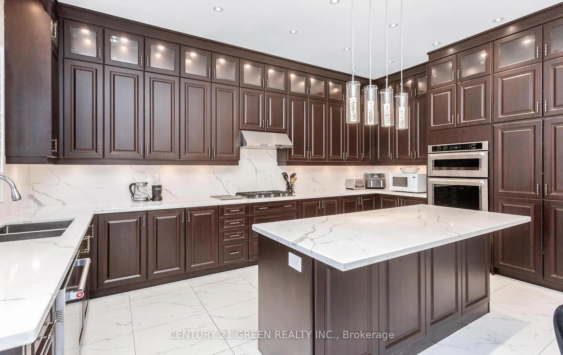 Photo 13 of 171 Belmore Court, Milton, Ford — HOMEH