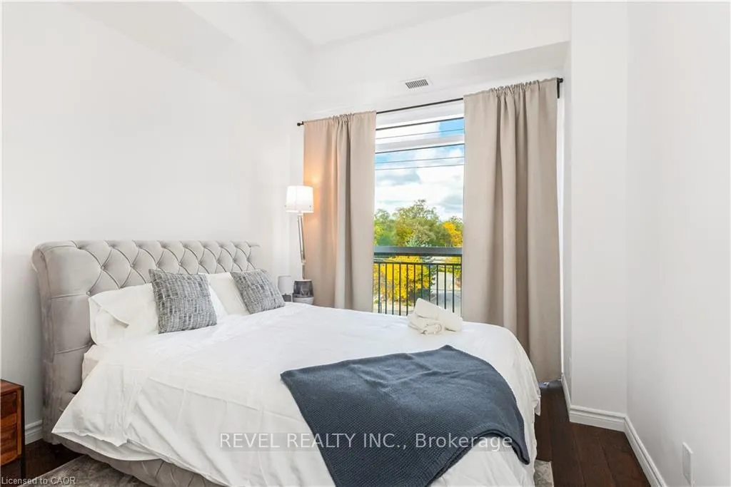 Photo 1 of Unit 3, 34 Plains Road E, Burlington, LaSalle — HOMEH