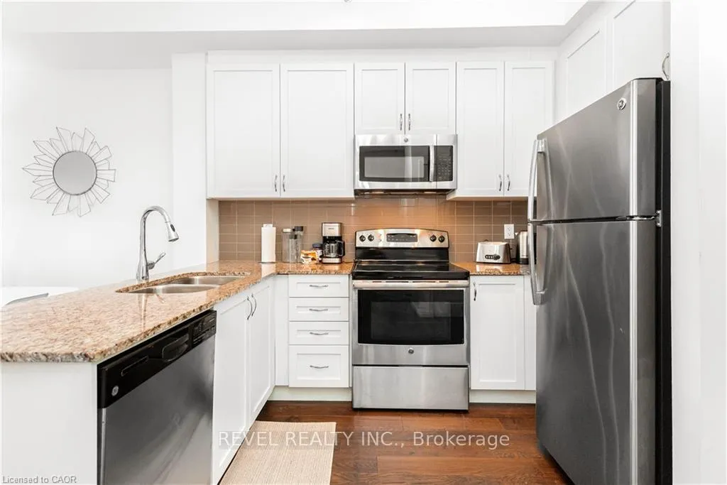 Photo 2 of Unit 3, 34 Plains Road E, Burlington, LaSalle — HOMEH