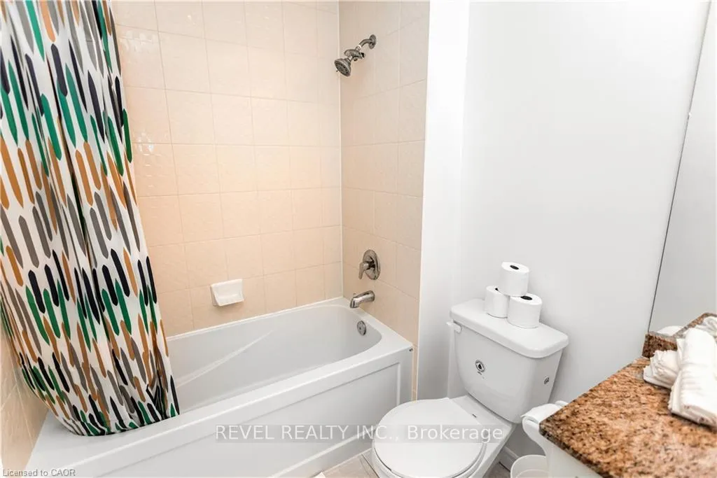 Photo 8 of Unit 3, 34 Plains Road E, Burlington, LaSalle — HOMEH