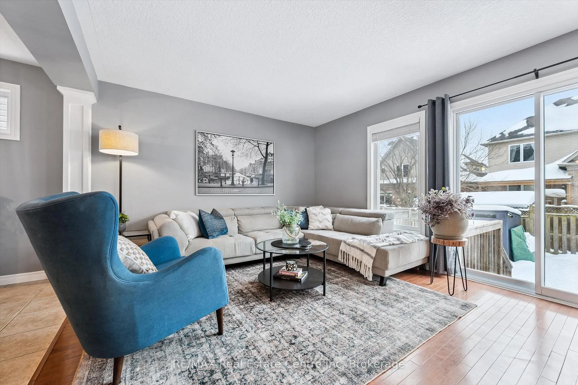 Photo 5 of 18 Truesdale Crescent, Guelph, Kortright West — HOMEH