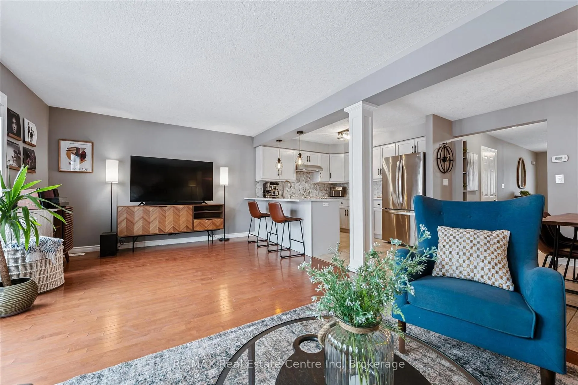 Photo 8 of 18 Truesdale Crescent, Guelph, Kortright West — HOMEH