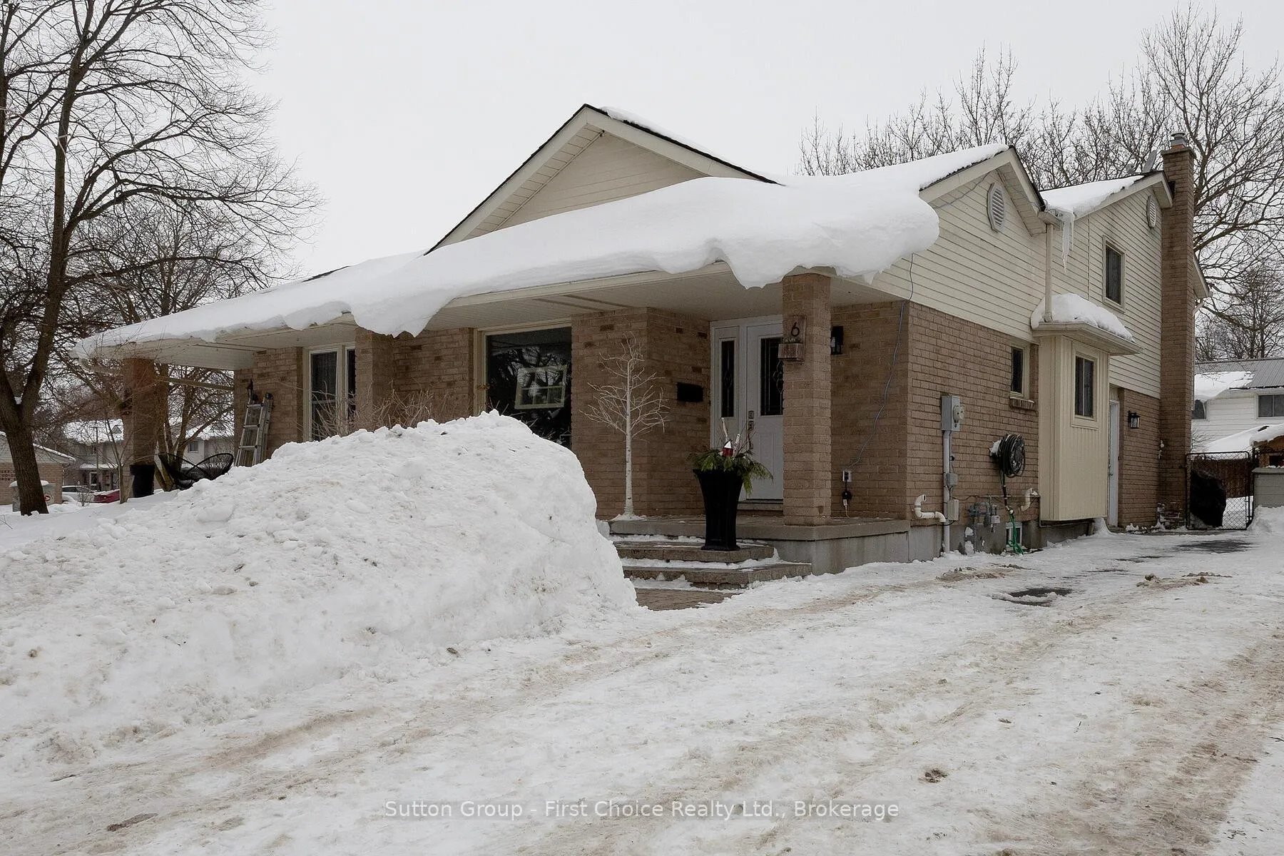 Photo 1 of 6 Polley Place, Stratford — HOMEH