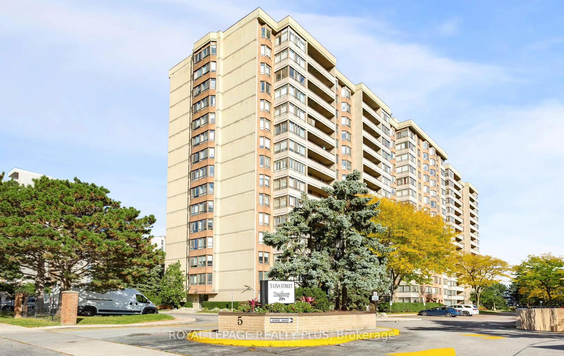Front of Unit 803, 5 Lisa Street