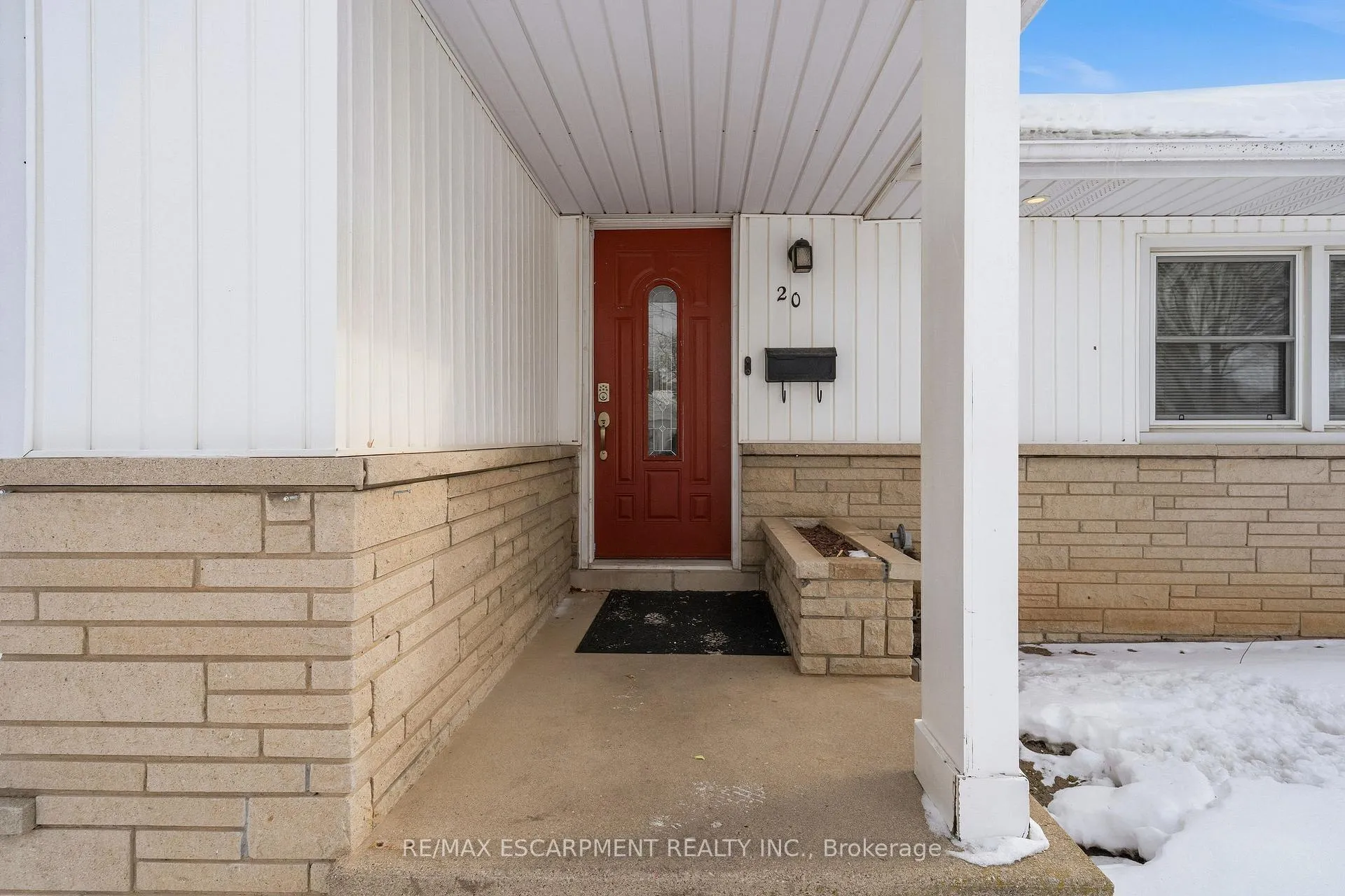 Photo 2 of 20 Shirley Street, Hamilton, Dundas — HOMEH