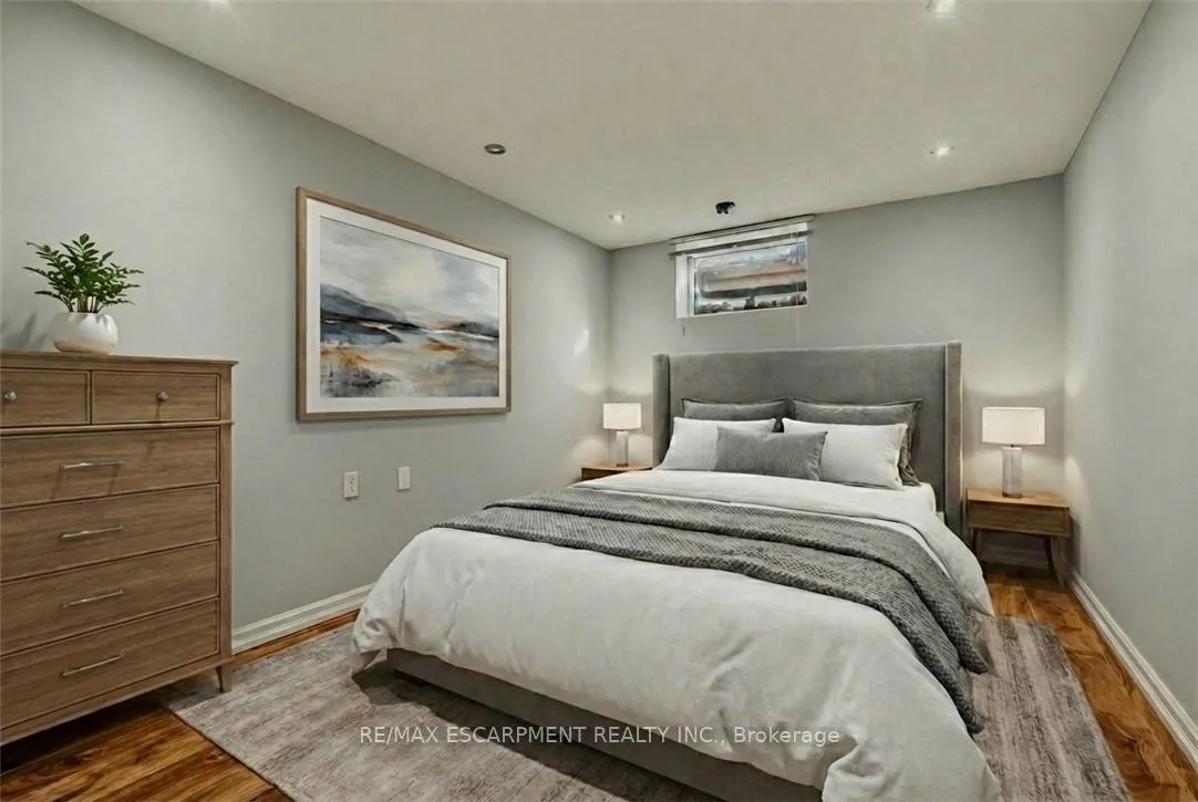 Photo 13 of 20 Shirley Street, Hamilton, Dundas — HOMEH