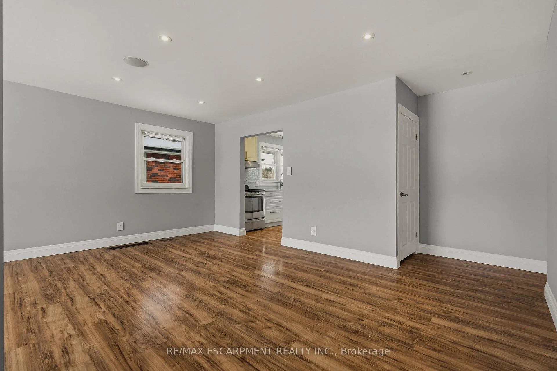 Photo 16 of 20 Shirley Street, Hamilton, Dundas — HOMEH