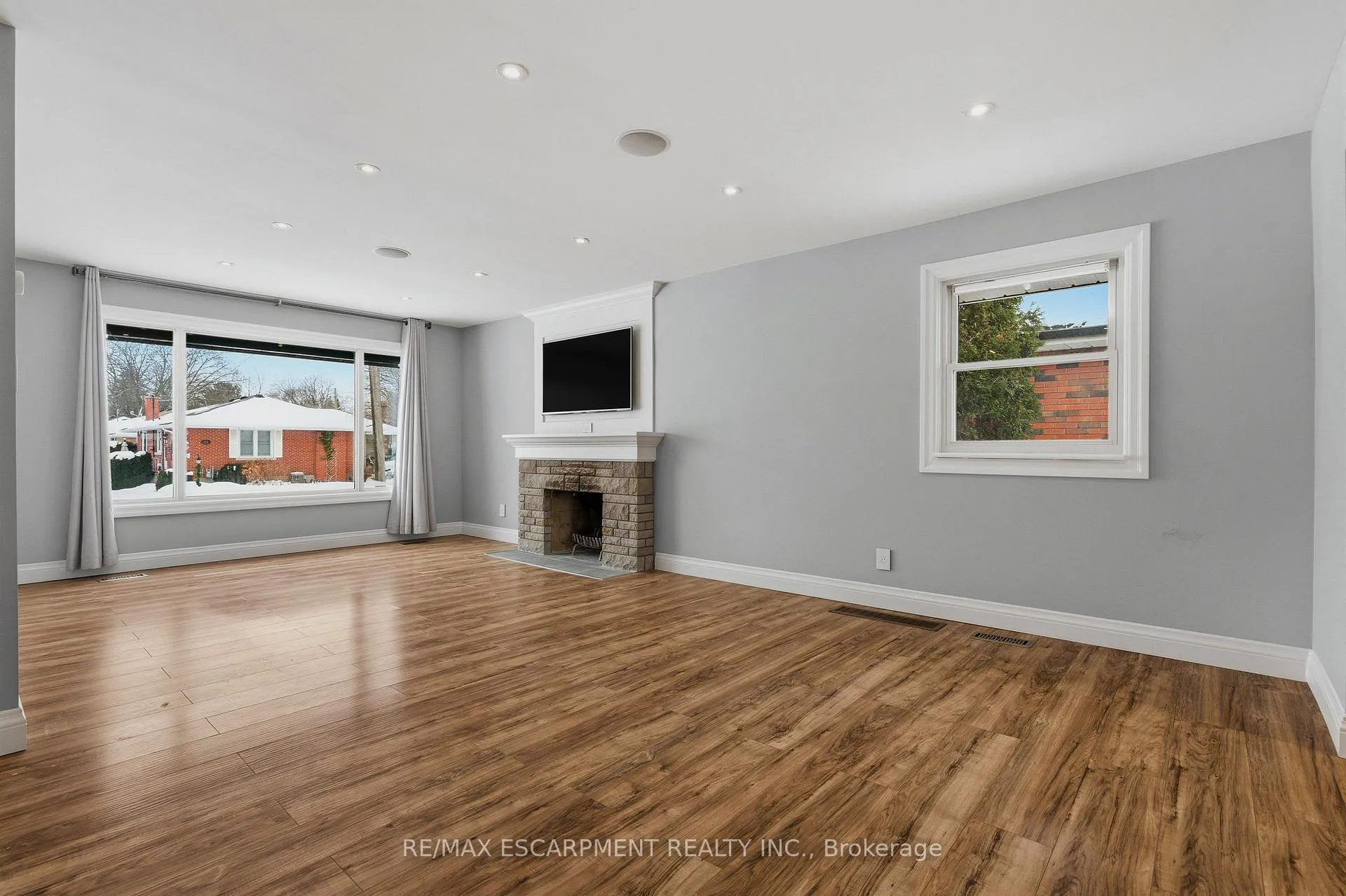 Photo 17 of 20 Shirley Street, Hamilton, Dundas — HOMEH