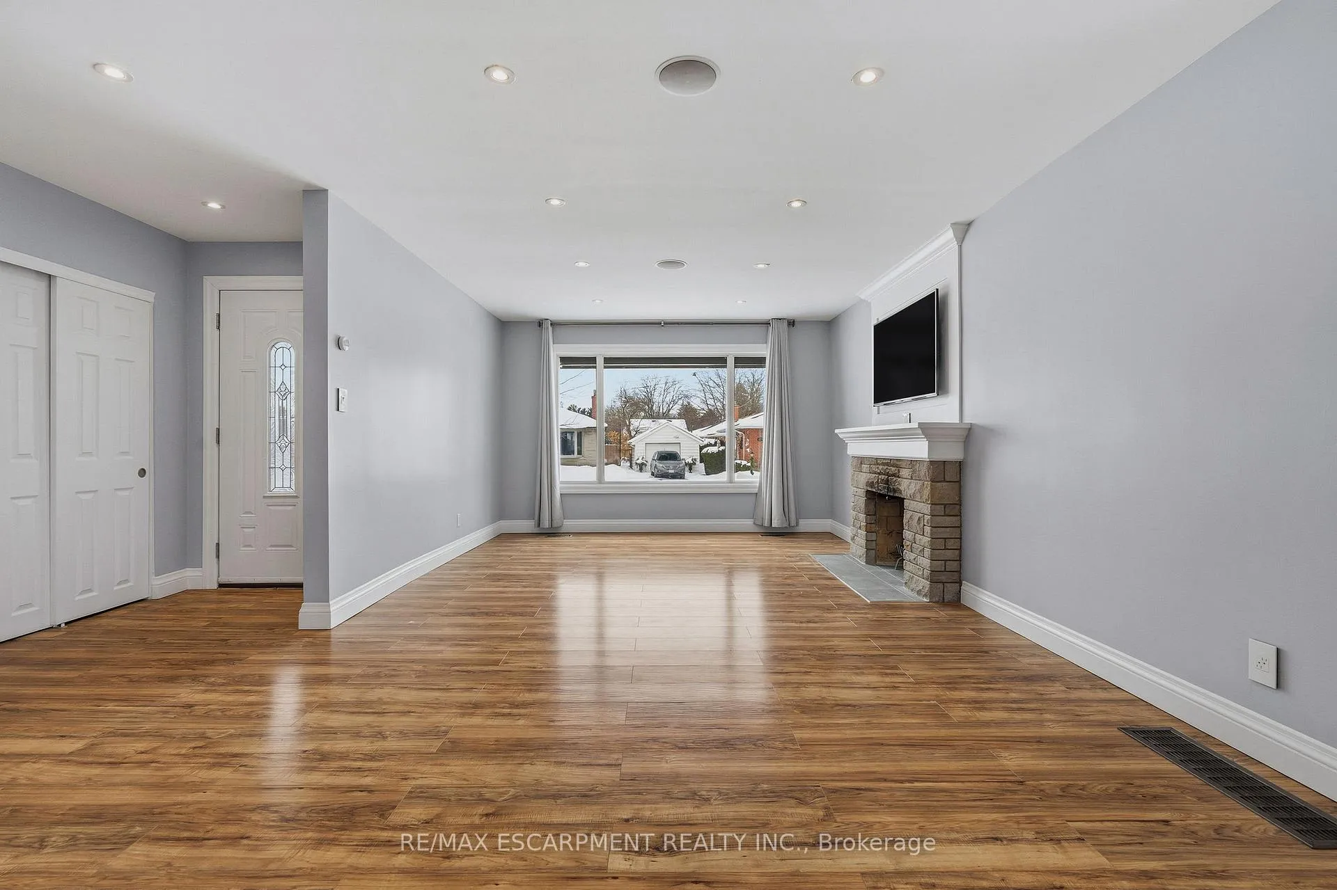 Photo 18 of 20 Shirley Street, Hamilton, Dundas — HOMEH