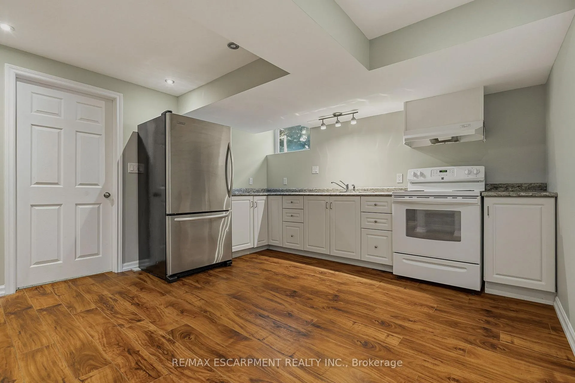 Photo 33 of 20 Shirley Street, Hamilton, Dundas — HOMEH