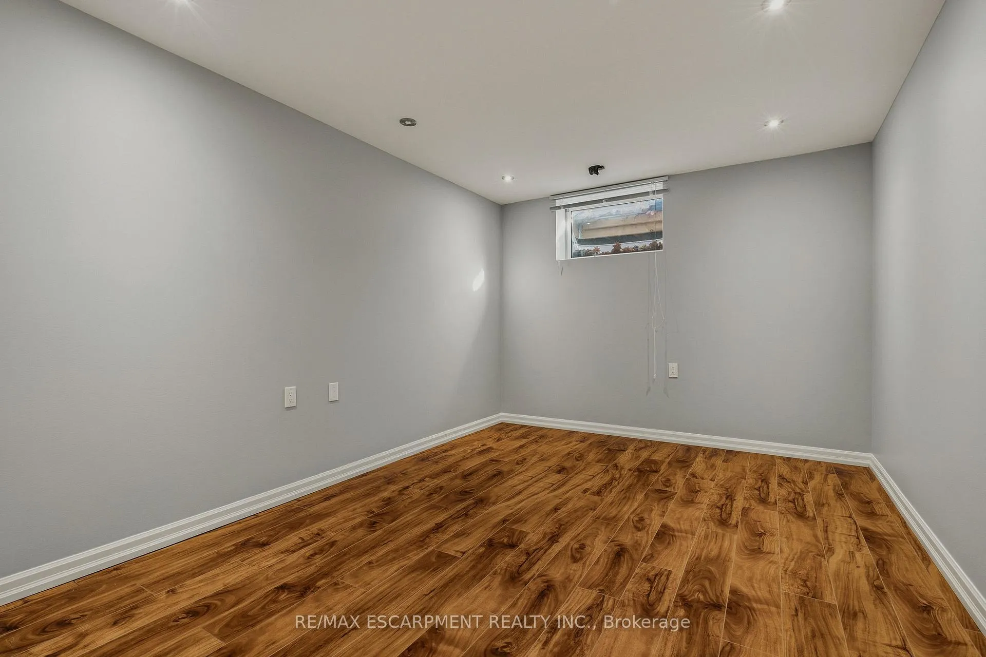 Photo 38 of 20 Shirley Street, Hamilton, Dundas — HOMEH