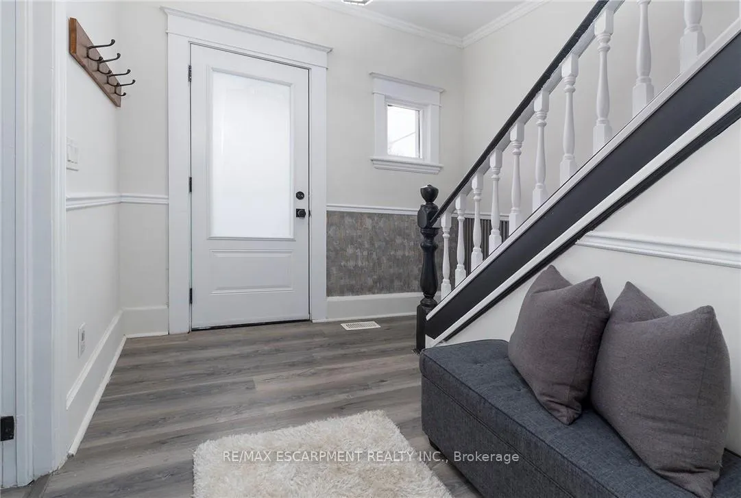 Photo 3 of 50 Stapleton Avenue, Hamilton, Crown Point — HOMEH