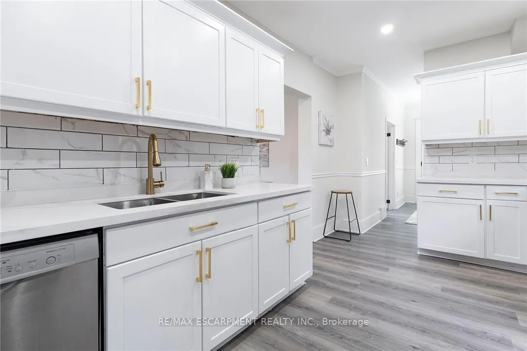 Photo 6 of 50 Stapleton Avenue, Hamilton, Crown Point — HOMEH
