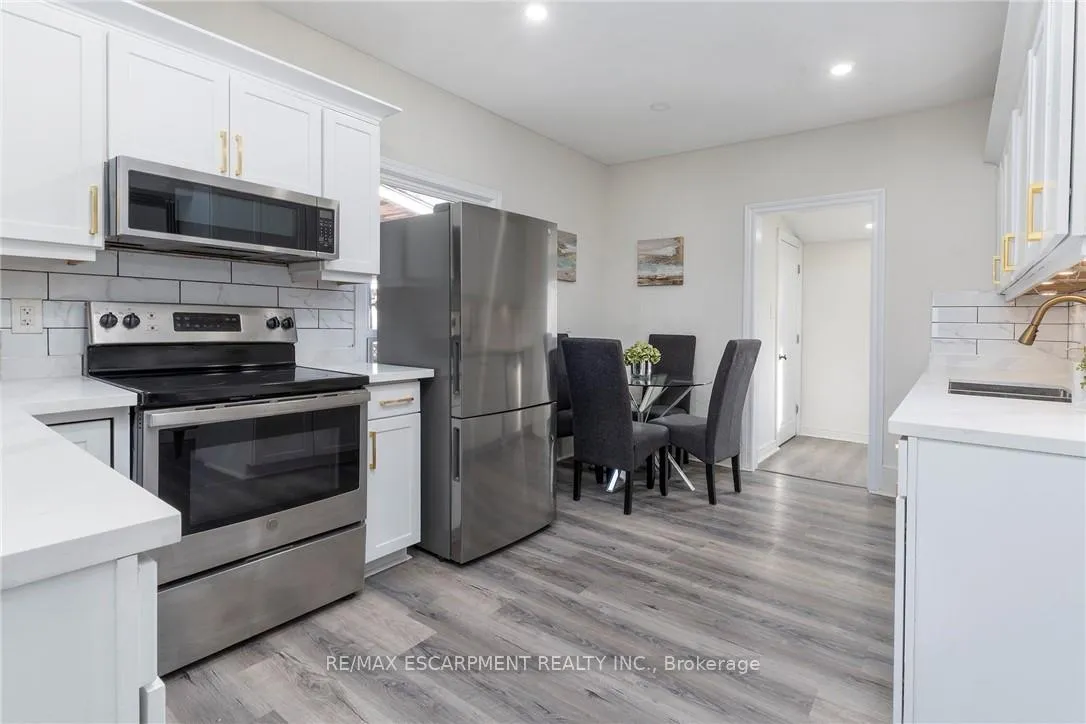 Photo 9 of 50 Stapleton Avenue, Hamilton, Crown Point — HOMEH