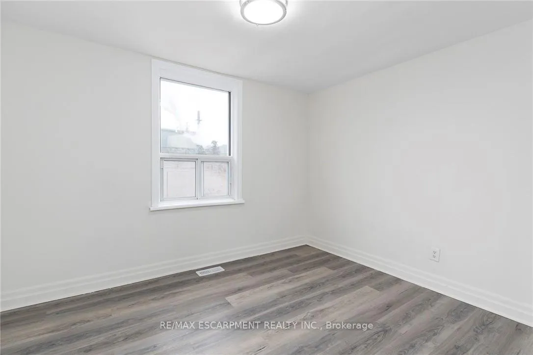 Photo 18 of 50 Stapleton Avenue, Hamilton, Crown Point — HOMEH
