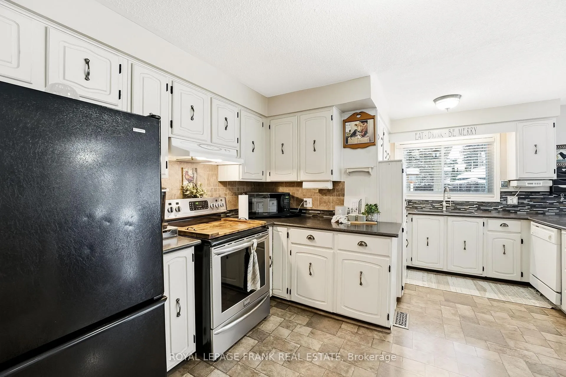 Photo 17 of 89 Allan Street, Scugog, Port Perry — HOMEH