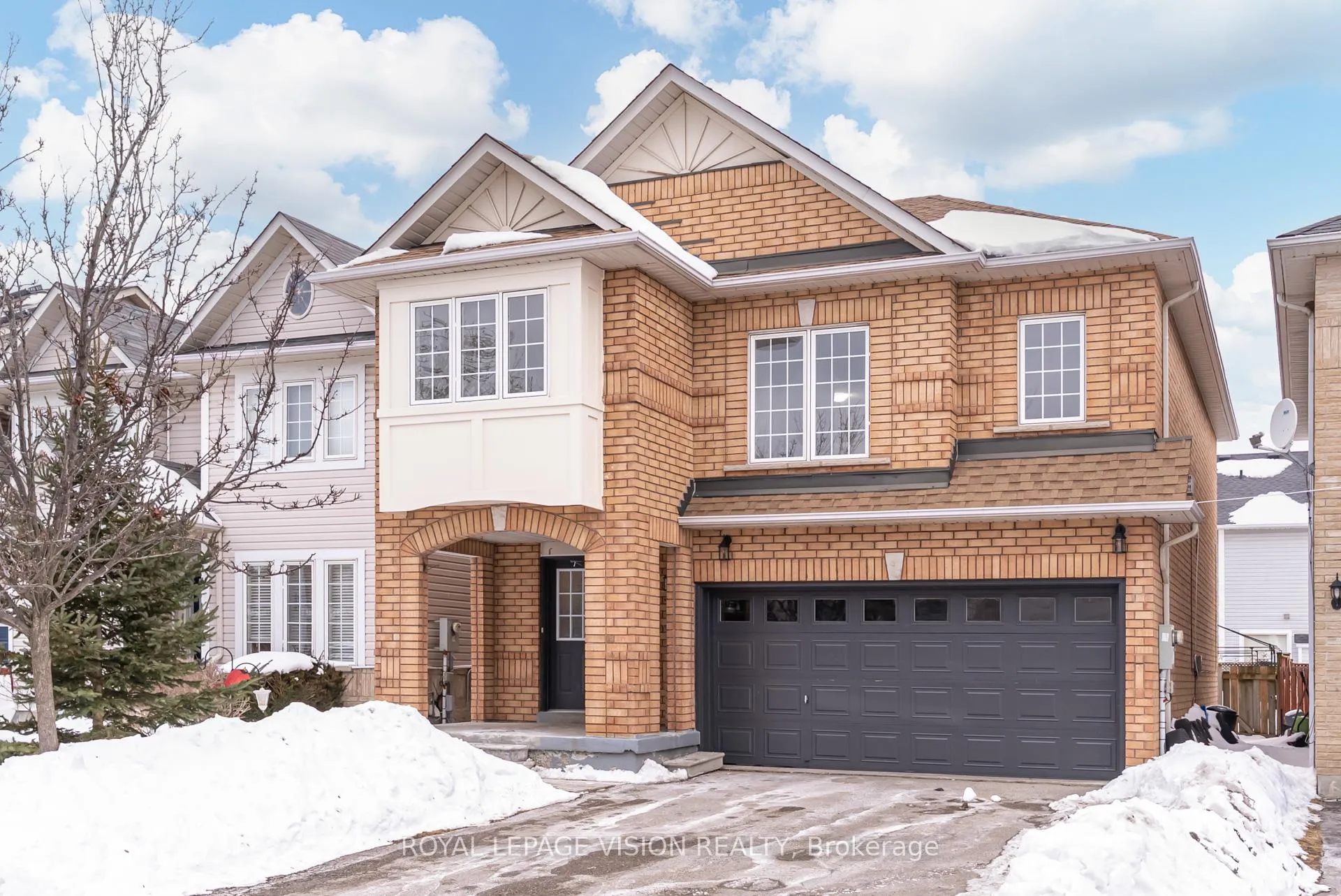 Photo 1 of 10 Woolf Cres, Ajax, South East — HOMEH