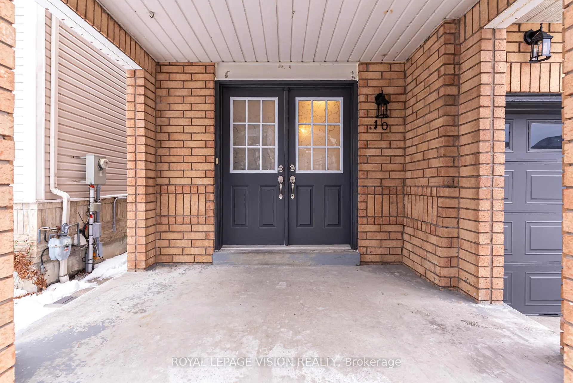 Photo 3 of 10 Woolf Cres, Ajax, South East — HOMEH