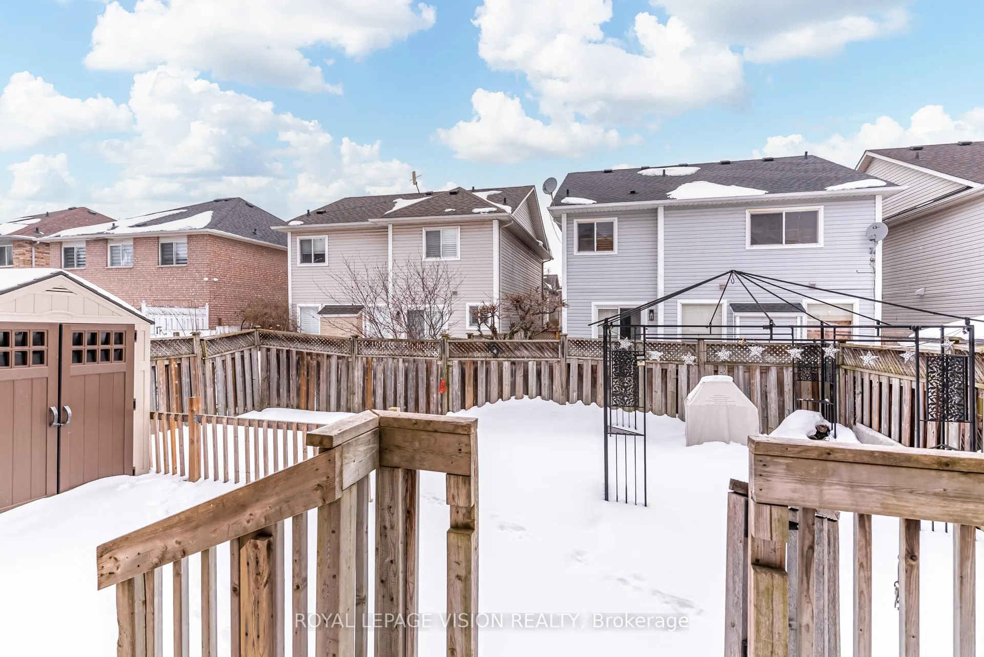 Photo 7 of 10 Woolf Cres, Ajax, South East — HOMEH