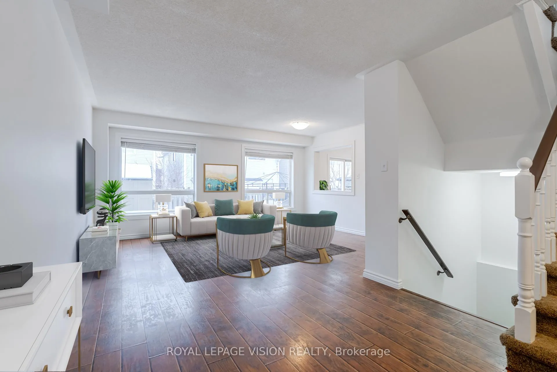 Photo 11 of 10 Woolf Cres, Ajax, South East — HOMEH