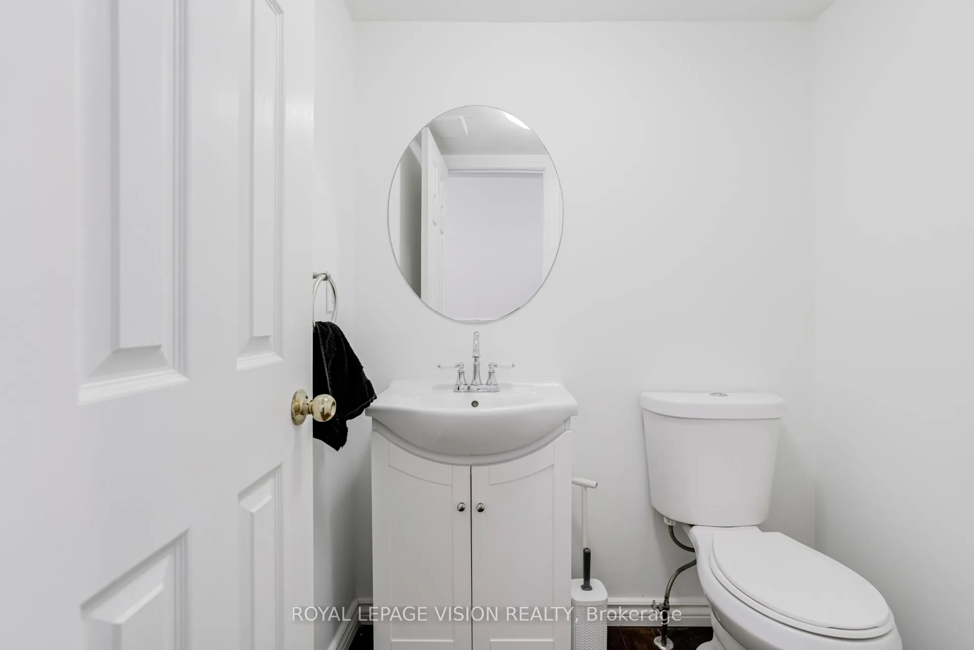 Photo 14 of 10 Woolf Cres, Ajax, South East — HOMEH