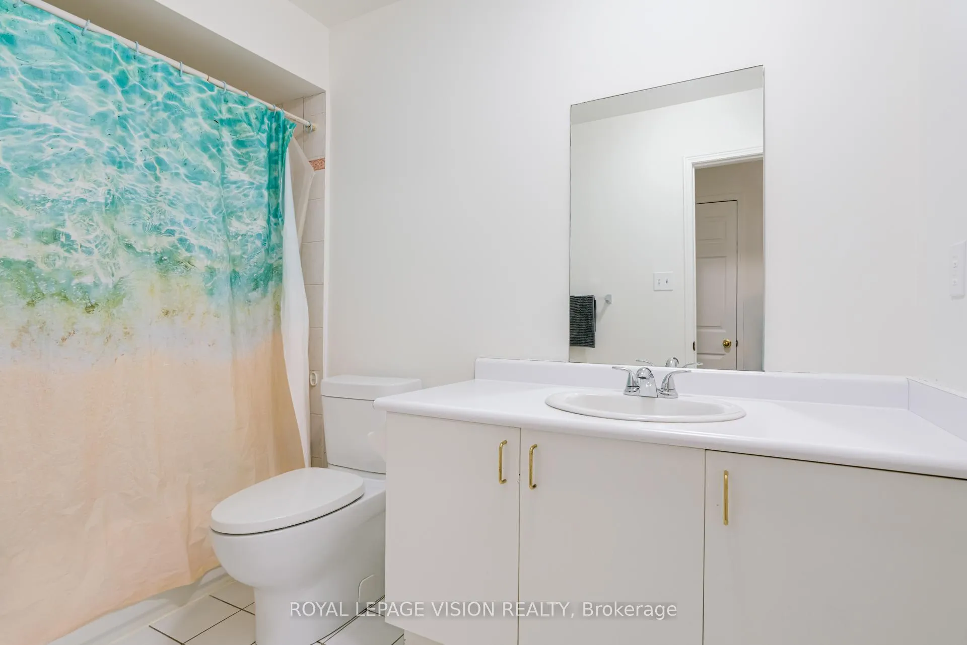 Photo 15 of 10 Woolf Cres, Ajax, South East — HOMEH