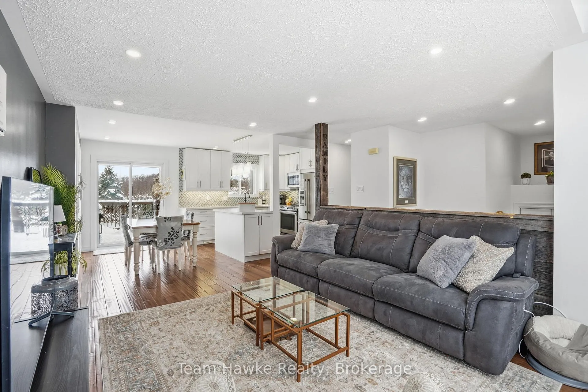 Photo 9 of 52 Mercer Crescent, Penetanguishene — HOMEH