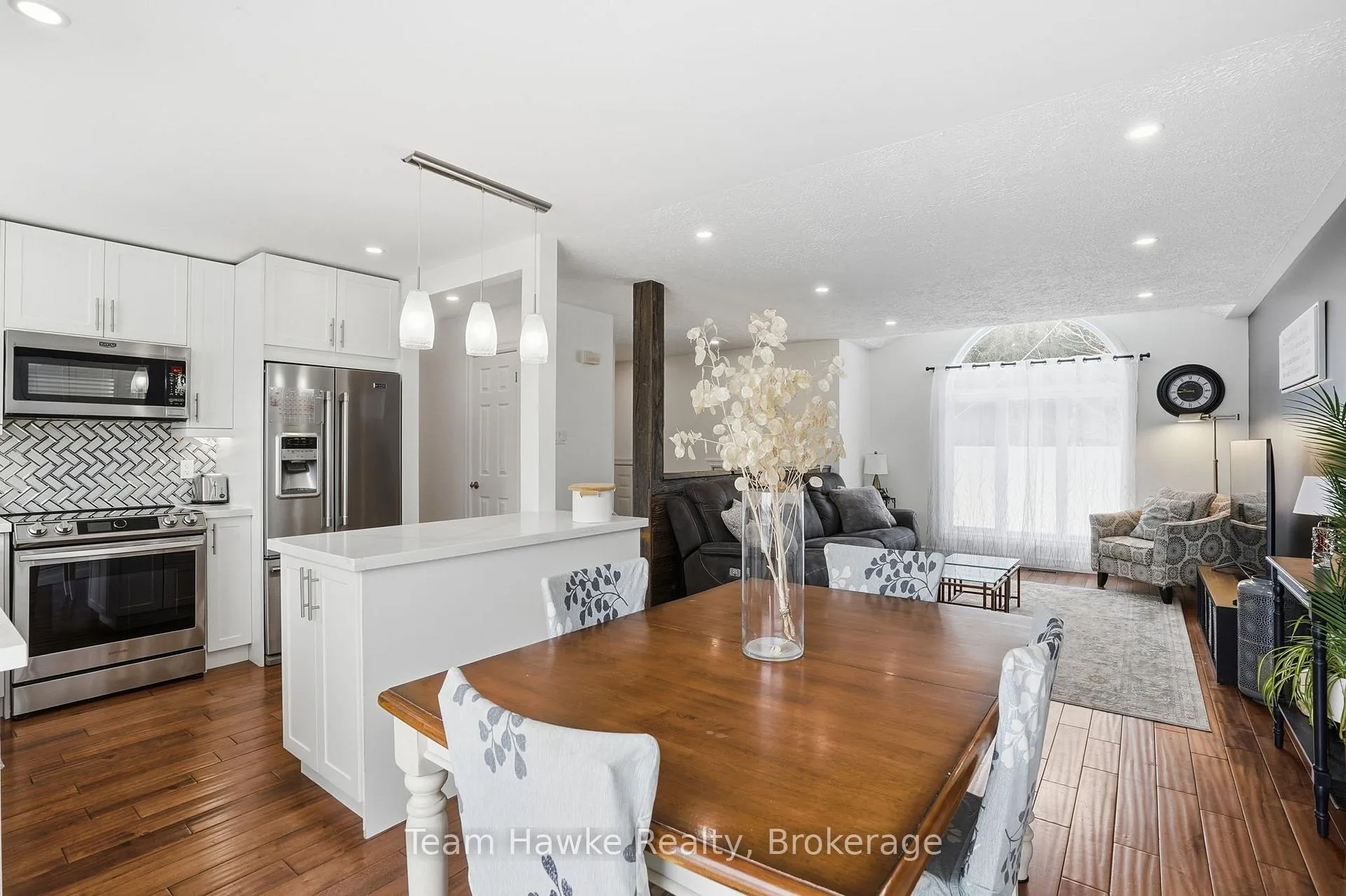Photo 12 of 52 Mercer Crescent, Penetanguishene — HOMEH