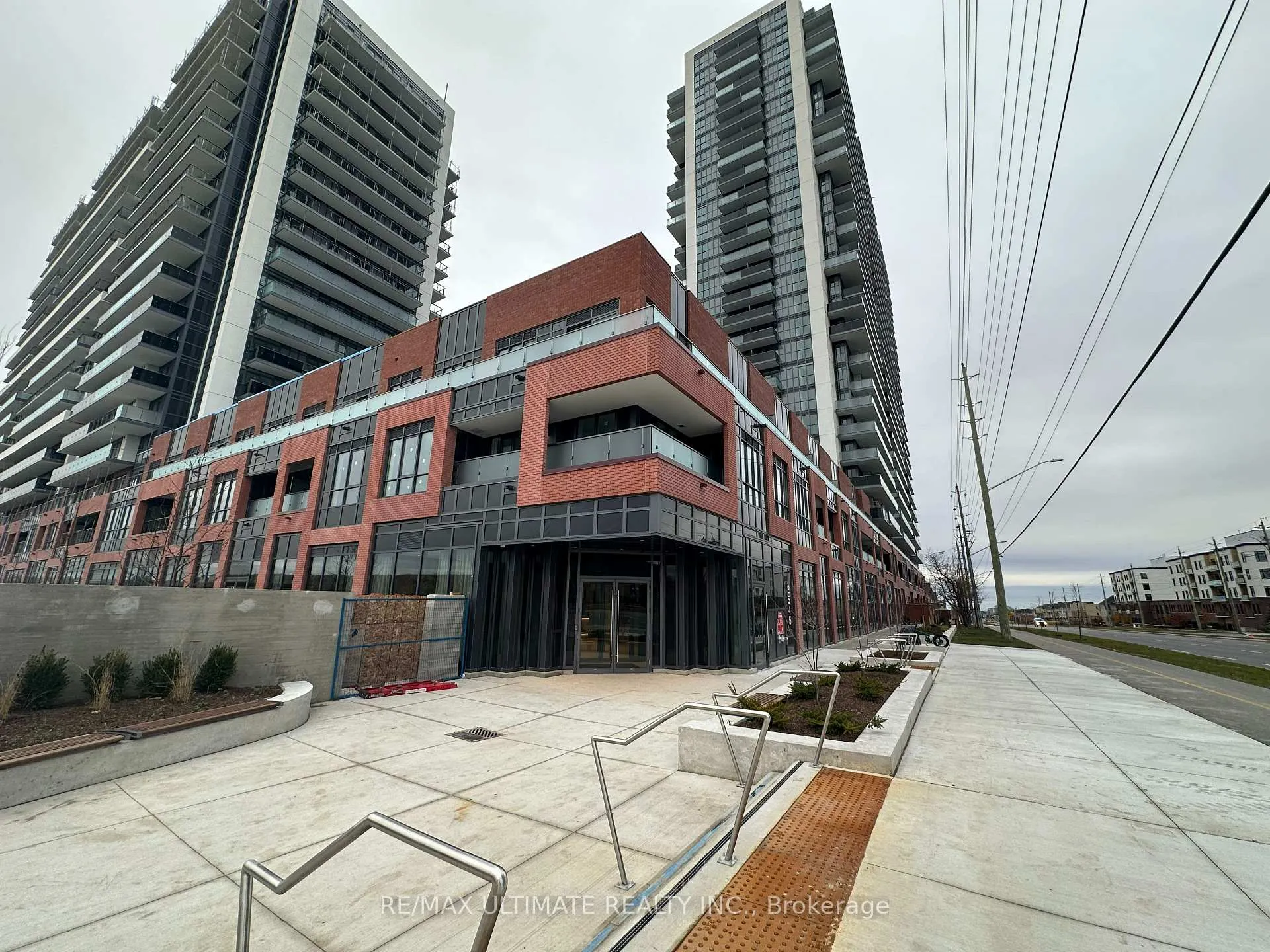 Photo 2 of Unit 409, 2545 Simcoe Street N, Oshawa, Windfields — HOMEH