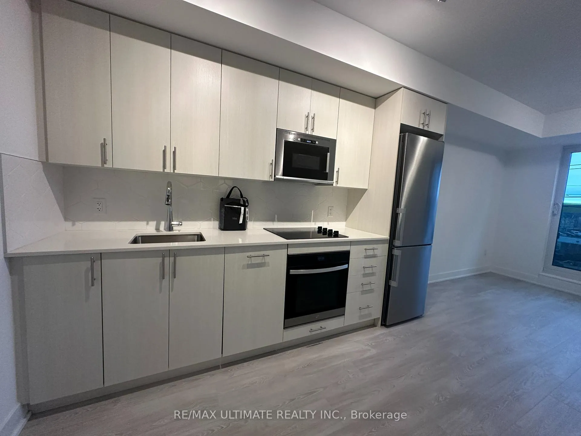 Photo 8 of Unit 409, 2545 Simcoe Street N, Oshawa, Windfields — HOMEH